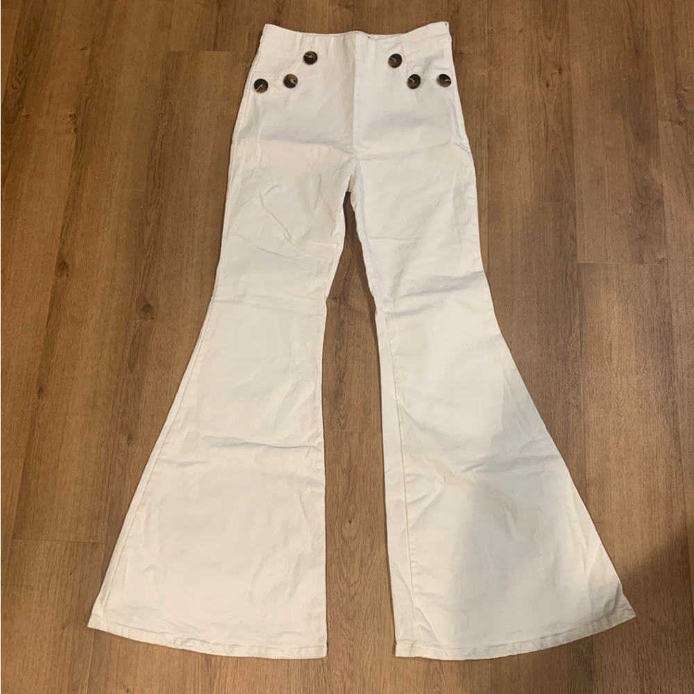 AKIRA White Flared Pants